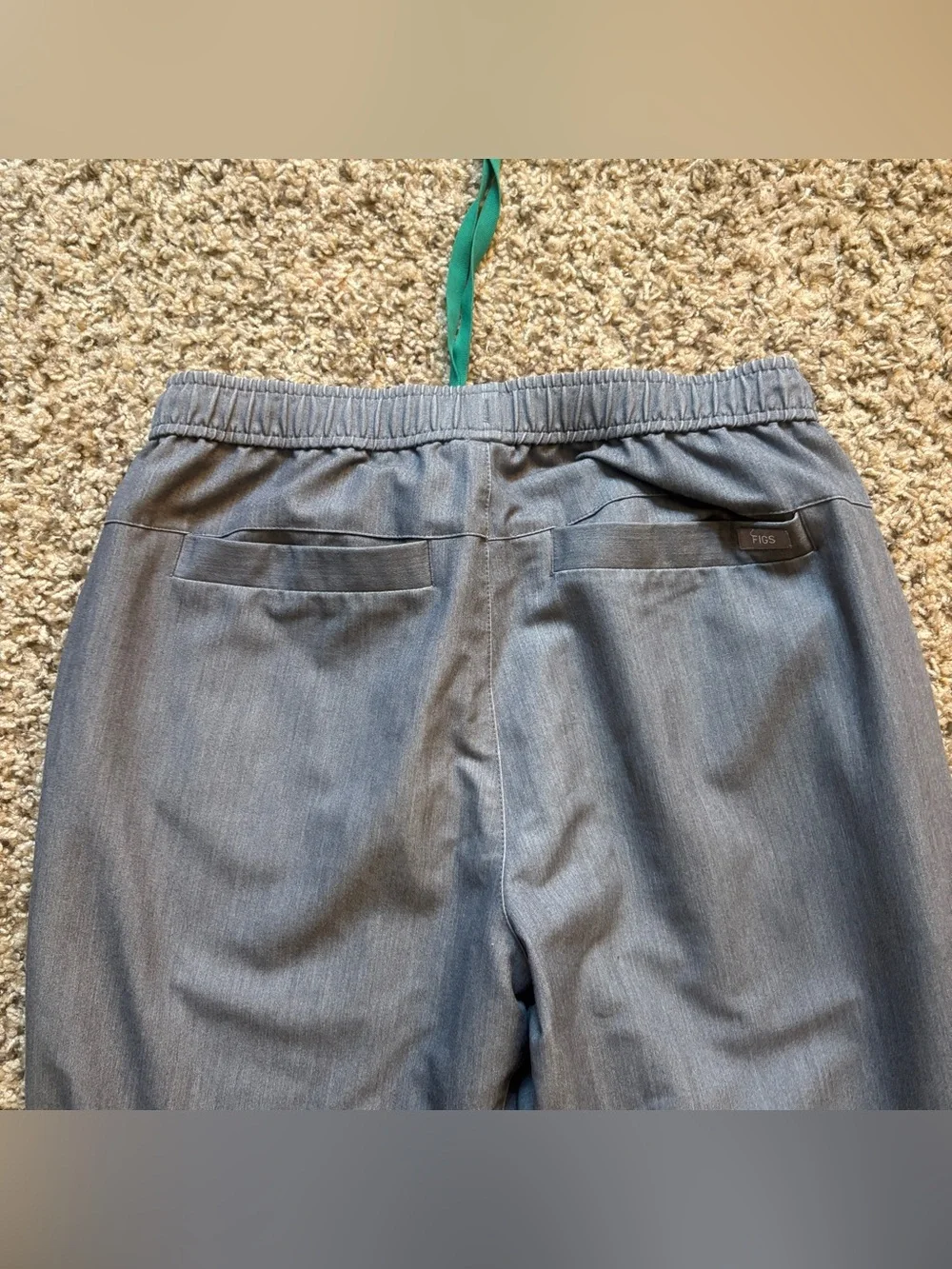 FIGS Men's Tansen Jogger Scrub Pants in Graphite Grey Size Medium Short